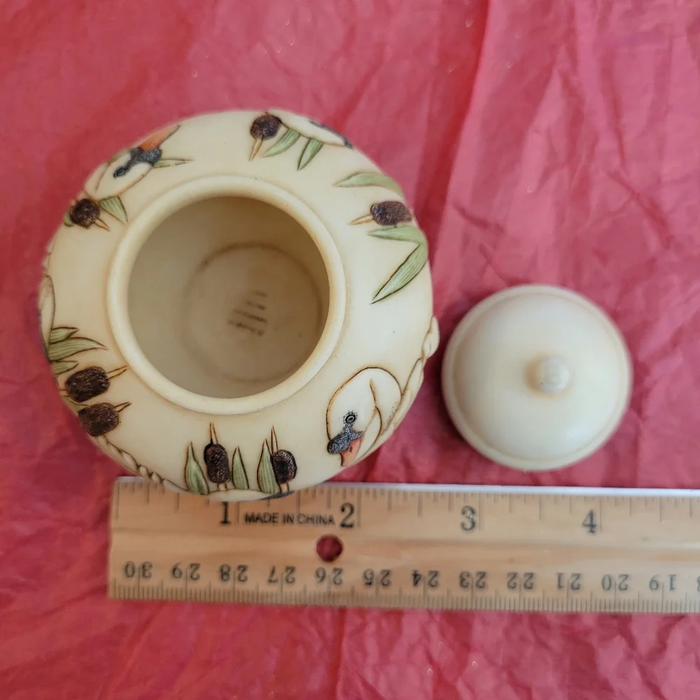 Jardinia Swan Song Trinket Box by Martin Perry Studios 2003 ~ Pretty 3D Imagery - Picture 9 of 15